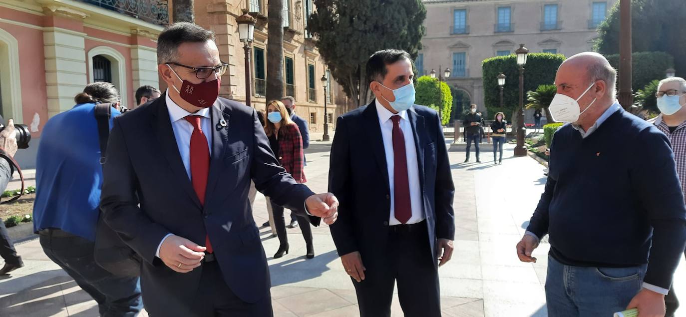 Fotos: Sale adelante la moción de censura en el Ayuntamiento de Murcia: José Antonio Serrano, nuevo alcalde