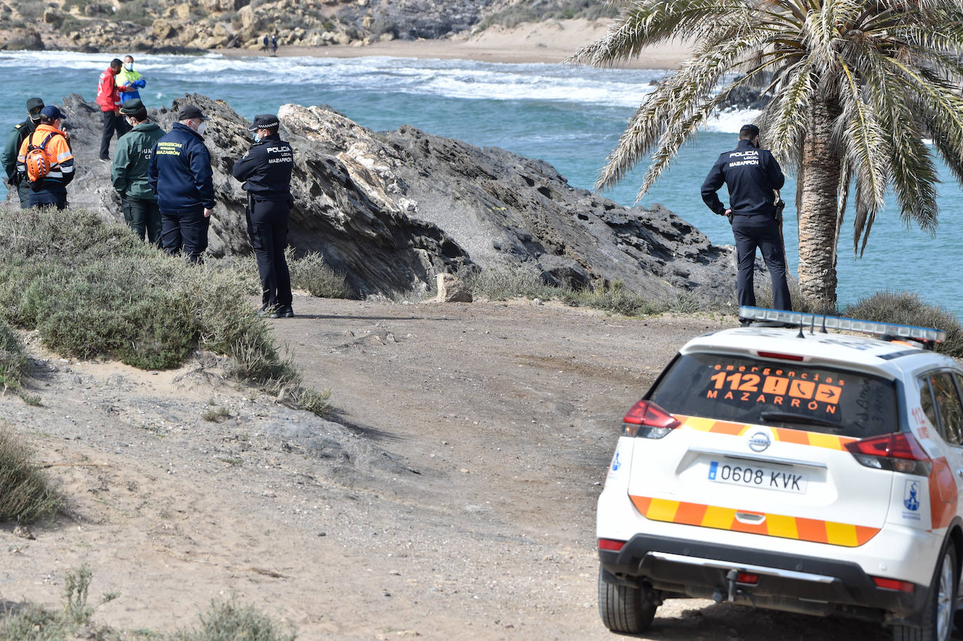 Fotos: Labores de búsqueda de nueve inmigrantes desaparecidos al hundirse una patera en Mazarrón