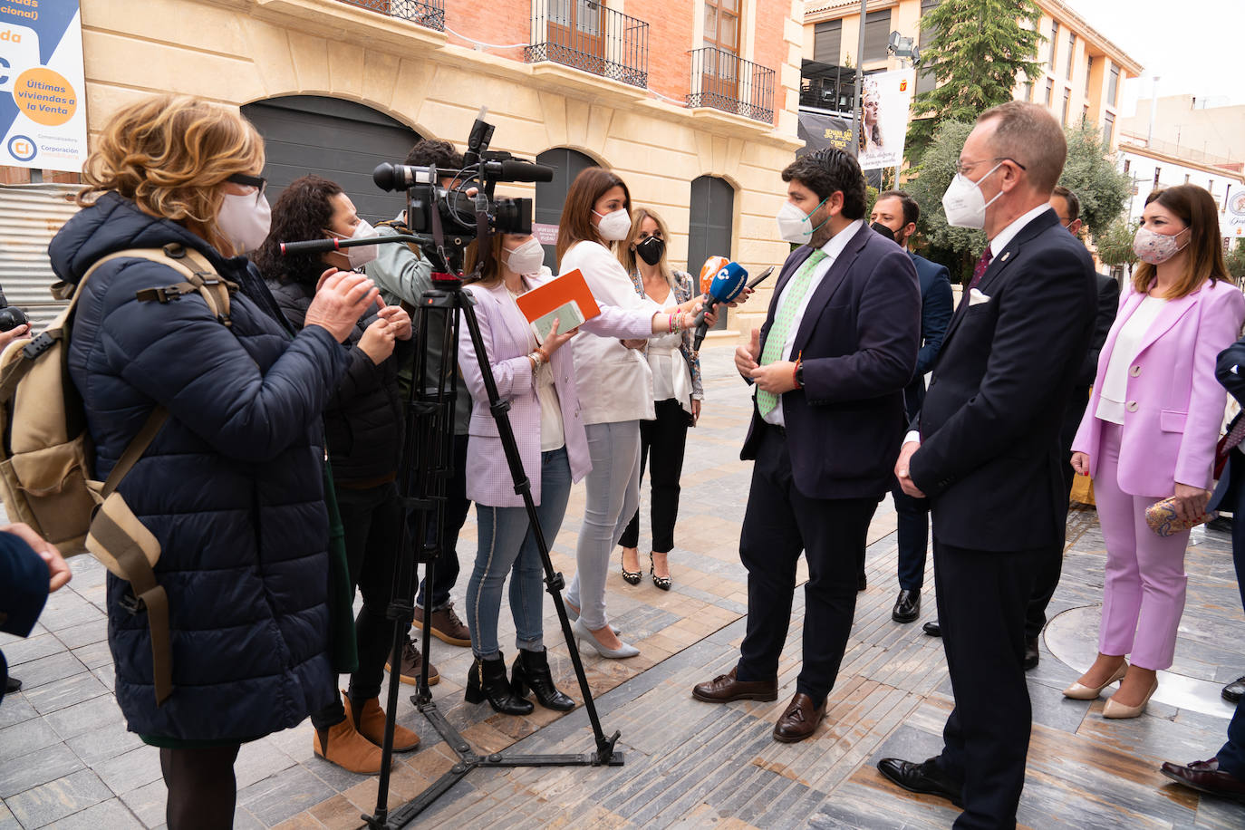 Fotos: Palmas y ramas de olivo para San Juan el Domingo de Ramos