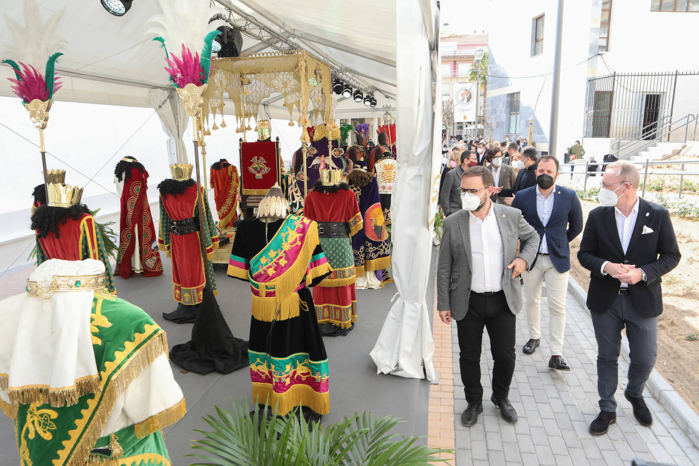 Fotos: Una procesión a pie de calle en Lorca