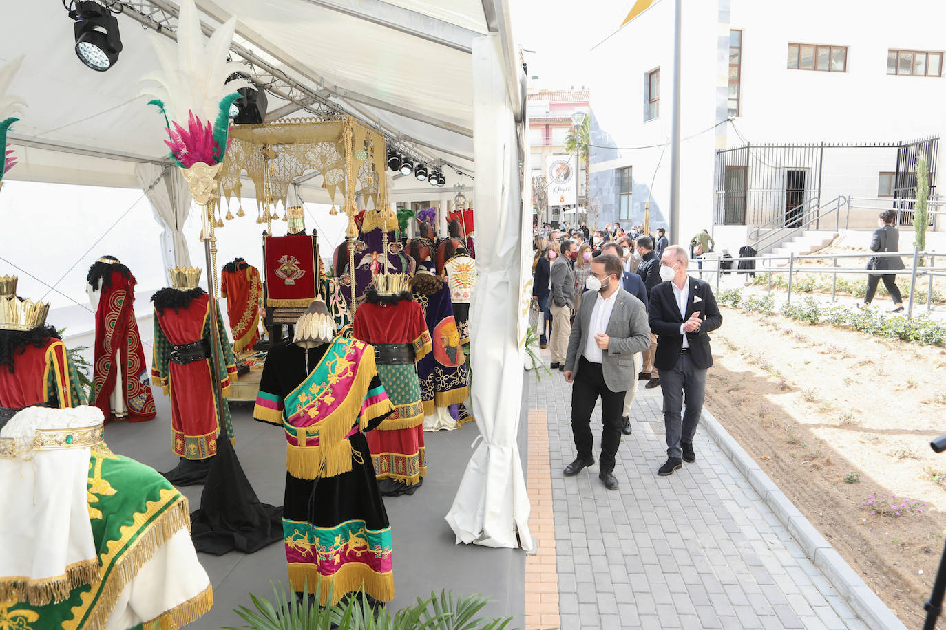 Fotos: Una procesión a pie de calle en Lorca