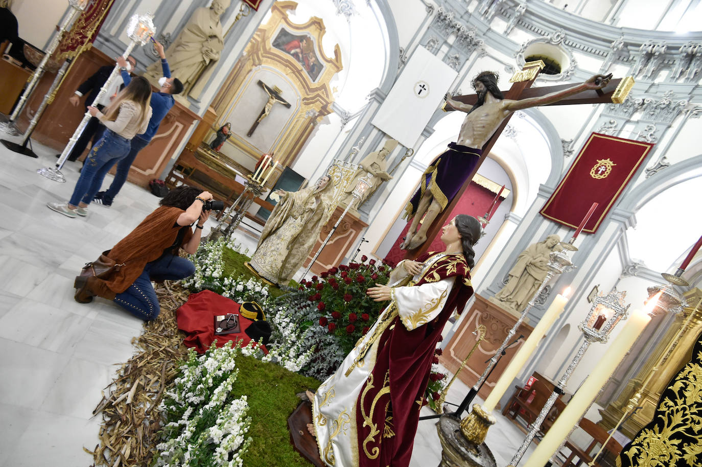 Fotos: Los murcianos visitan al Cristo del Rescate