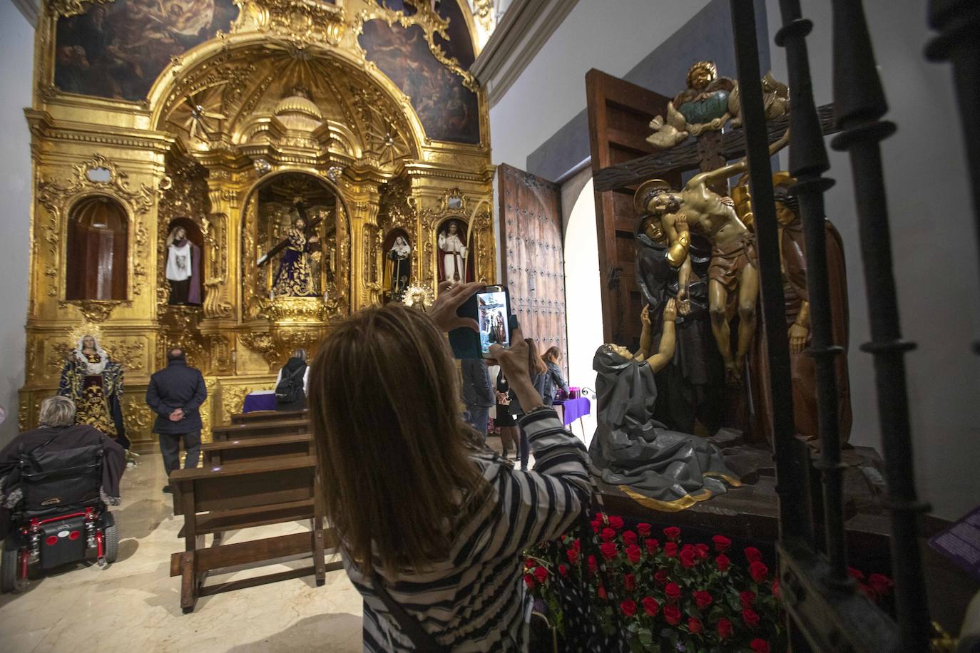 Fotos: Visitas con precaución en las capillas de Cartagena