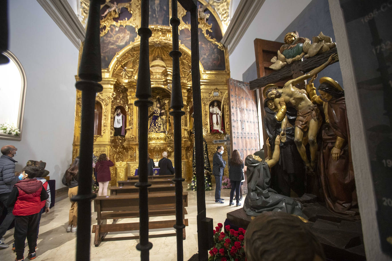 Fotos: Visitas con precaución en las capillas de Cartagena