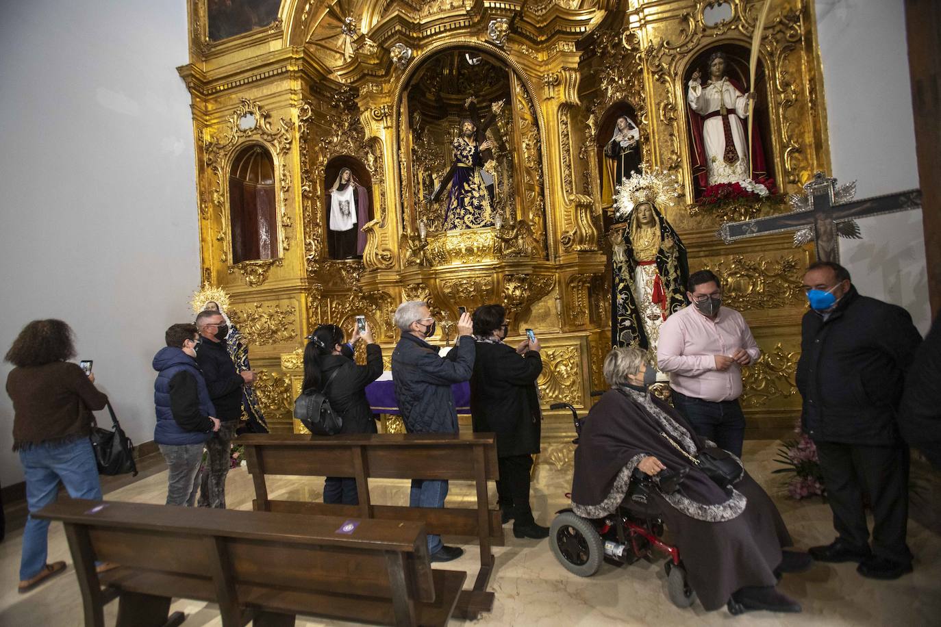 Fotos: Visitas con precaución en las capillas de Cartagena