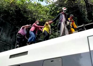 Imagen secundaria 1 - Imágenes tomadas tras el accidente. 