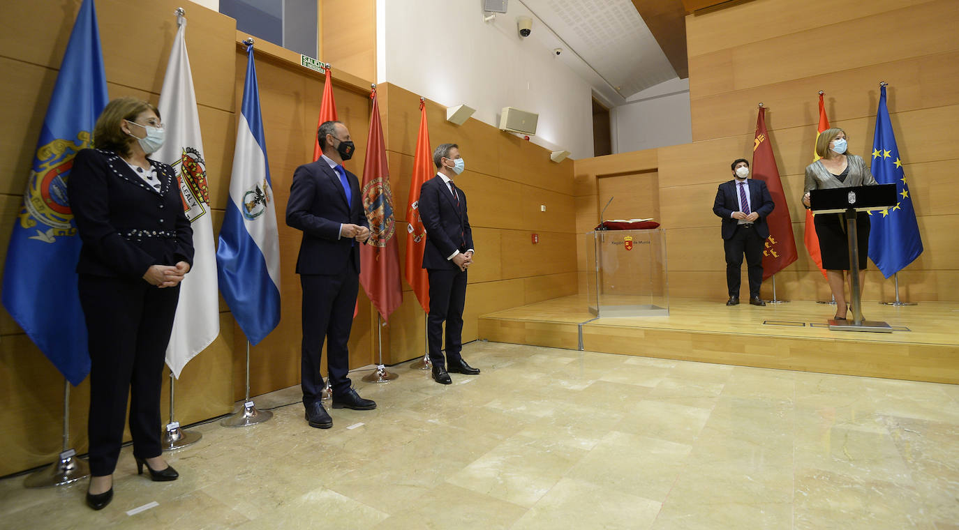 Fotos: Los nuevos consejeros de la Comunidad Autónoma toman posesión