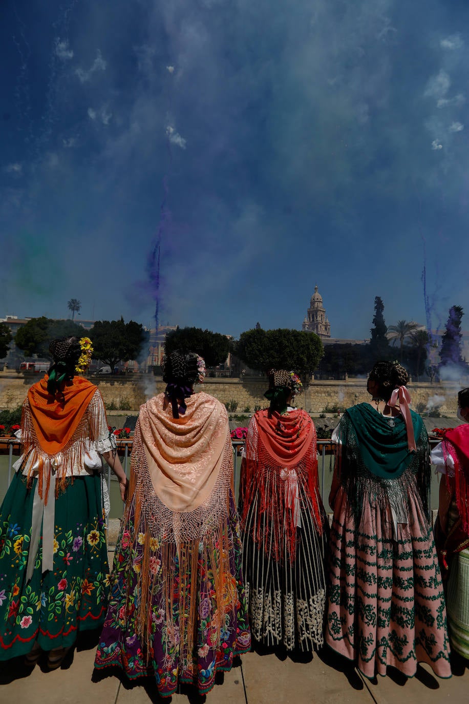 Fotos: La &#039;tronaera&#039; huertana cubre de color el cielo de Murcia