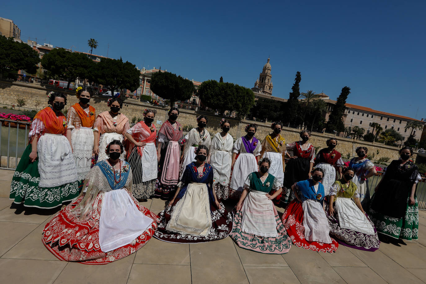 Fotos: La &#039;tronaera&#039; huertana cubre de color el cielo de Murcia