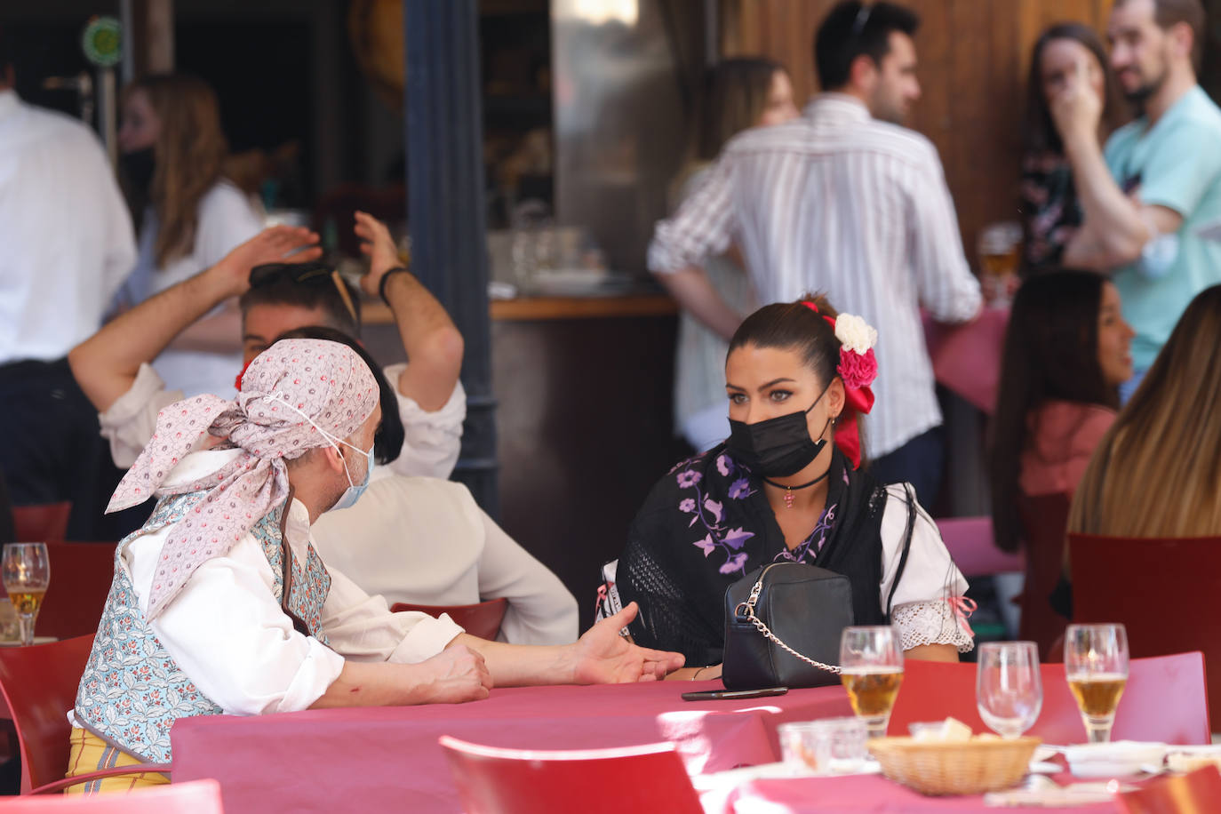 Fotos: Los murcianos celebran este atípico Bando de la Huerta en las terrazas de los bares