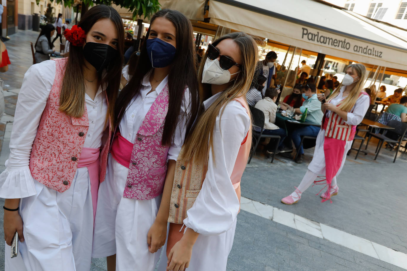 Fotos: Los murcianos celebran este atípico Bando de la Huerta en las terrazas de los bares