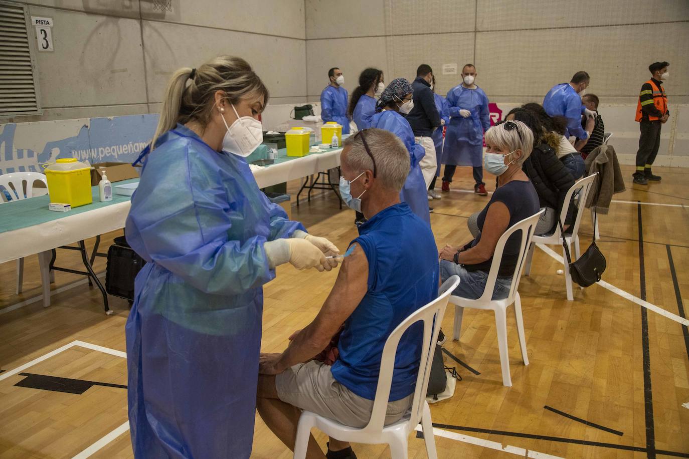 Fotos: Colas en Cartagena para vacunarse con AstraZeneca