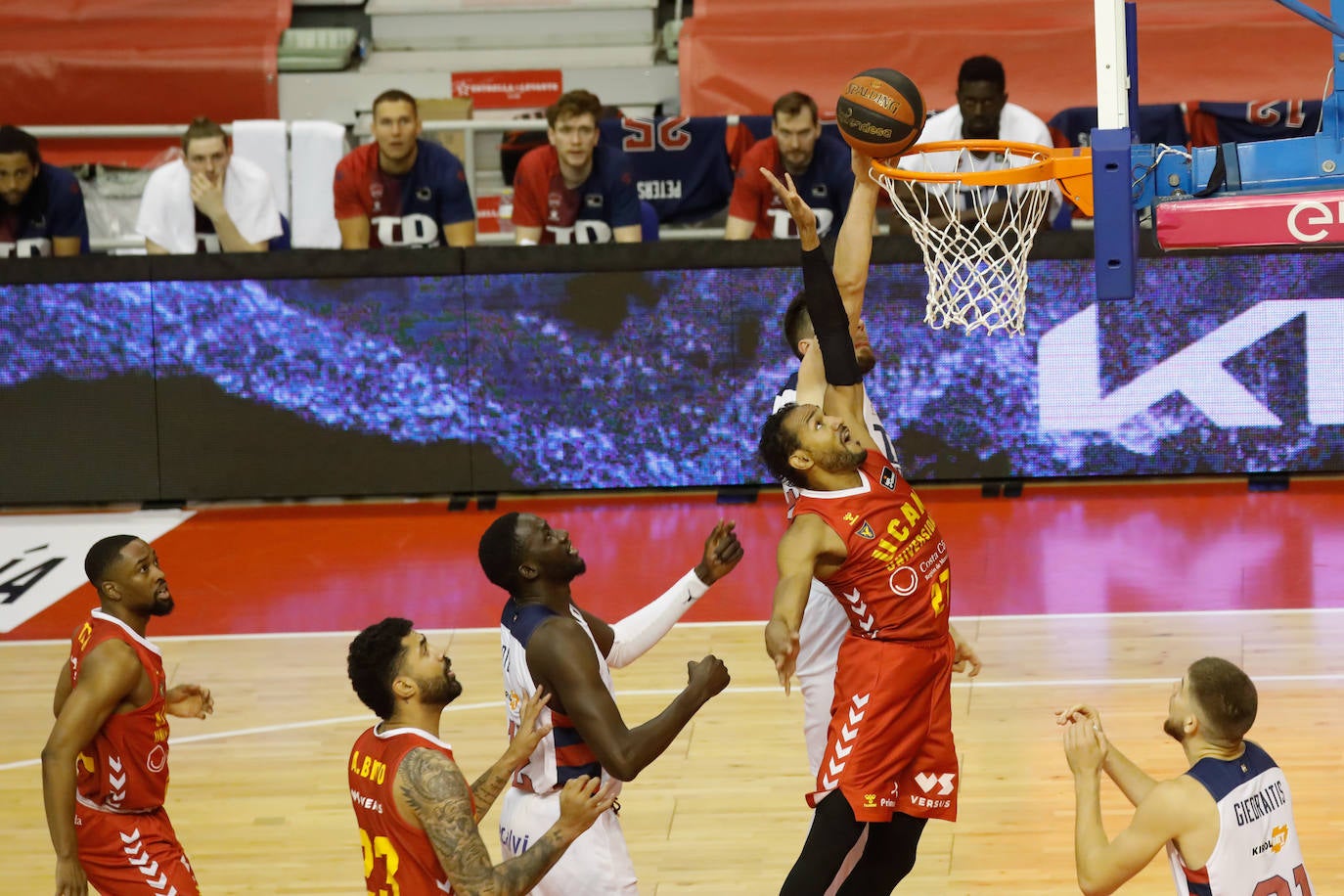 Fotos: Las imágenes del partido UCAM Murcia 92 - Baskonia 87