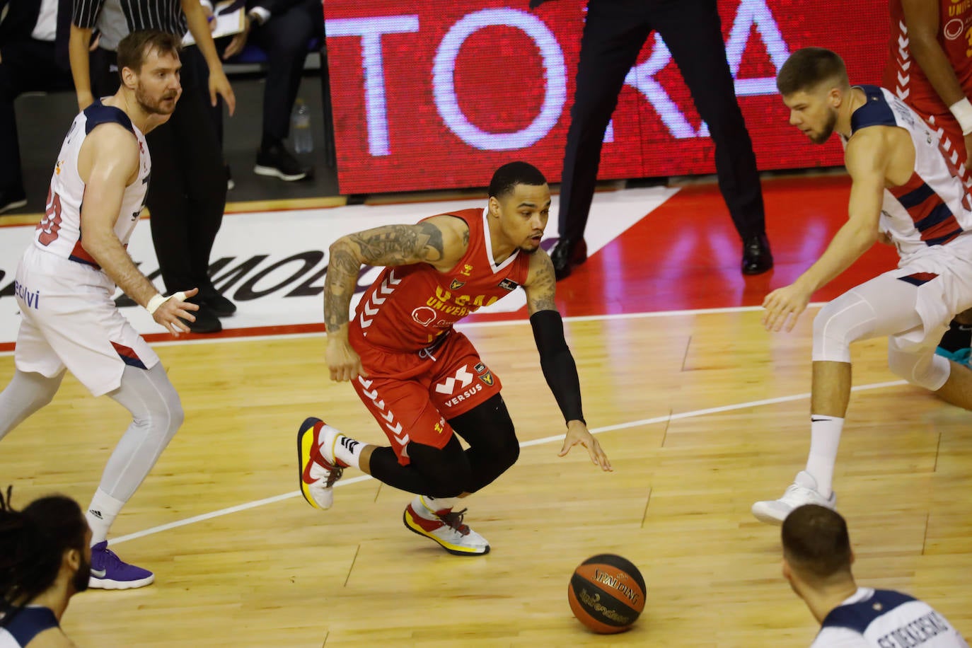 Fotos: Las imágenes del partido UCAM Murcia 92 - Baskonia 87