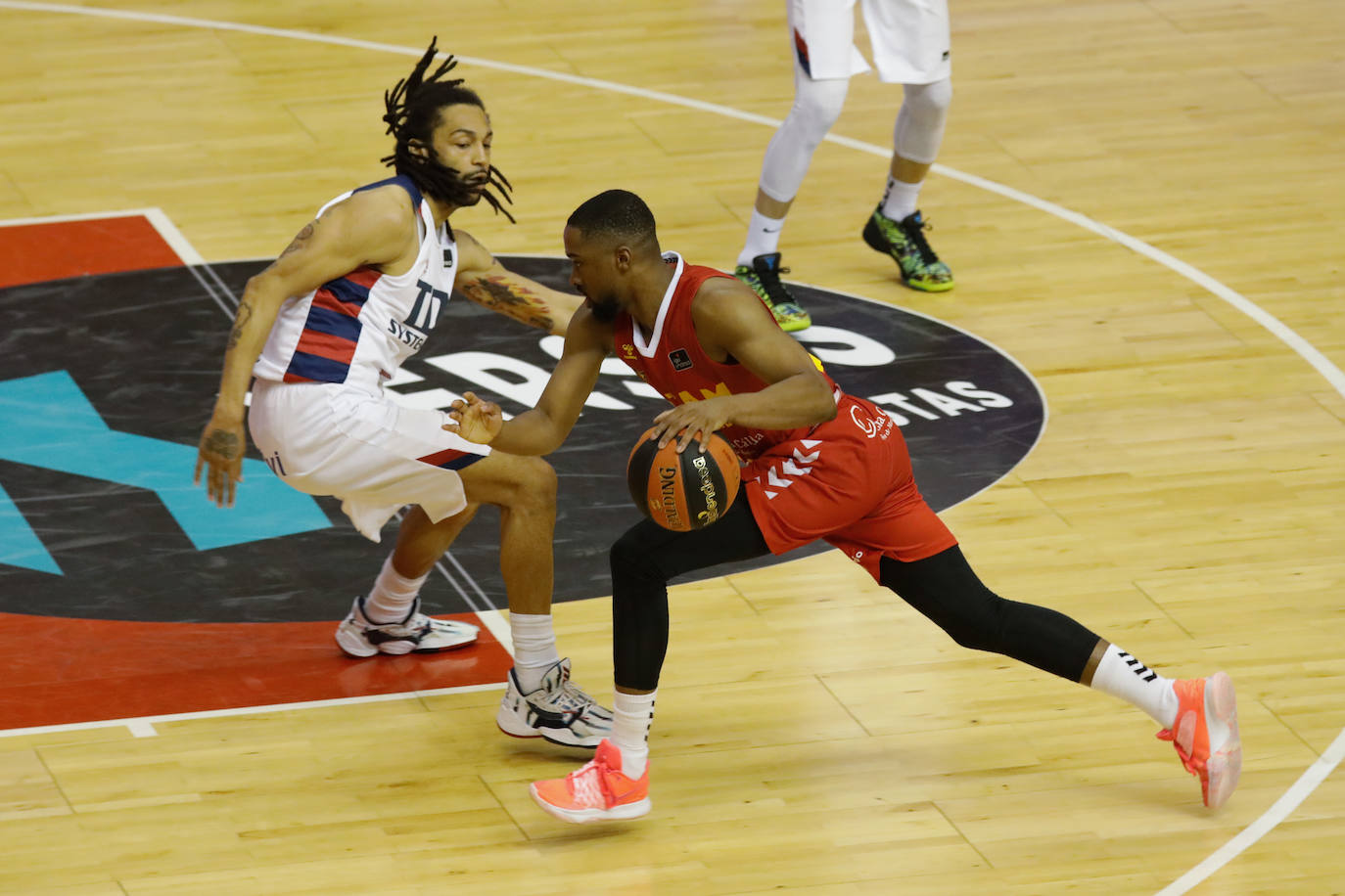 Fotos: Las imágenes del partido UCAM Murcia 92 - Baskonia 87