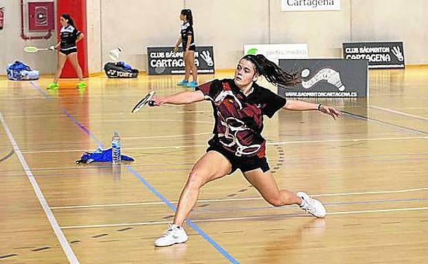 Jugadora del Máster Jóvenes de bádminton de Cartagena.