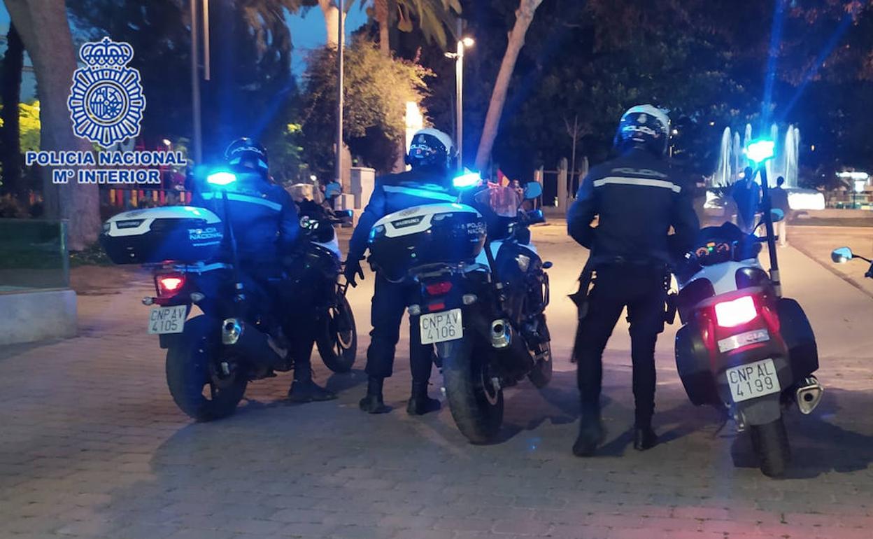 Agentes de la Unidad de Motos de la Policía Nacional en Cartagena.