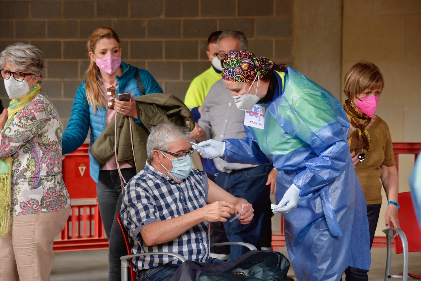 Fotos: Los pacientes en hemodiálisis de la Región comenzarán a recibir dosis de la vacuna contra la Covid esta semana