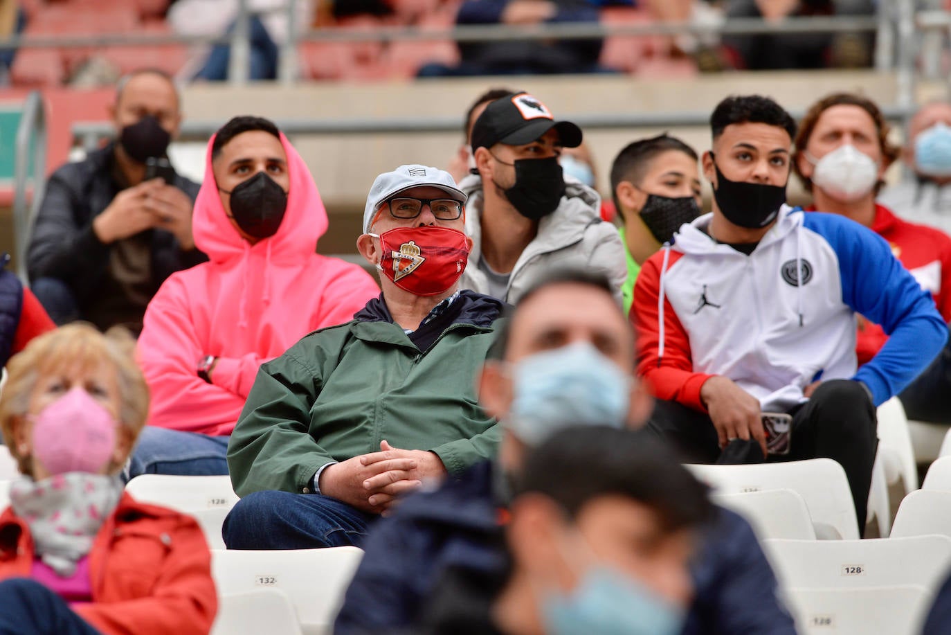 Fotos: Las mejores imágenes de la afición del Murcia durante el encuentro ante el Linense