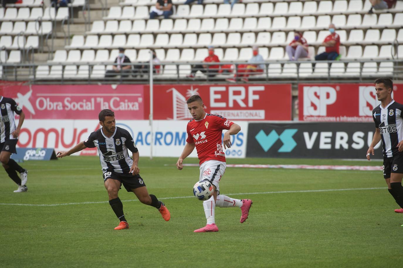Fotos: El empate del Real Murcia ante el Linense, en imágenes