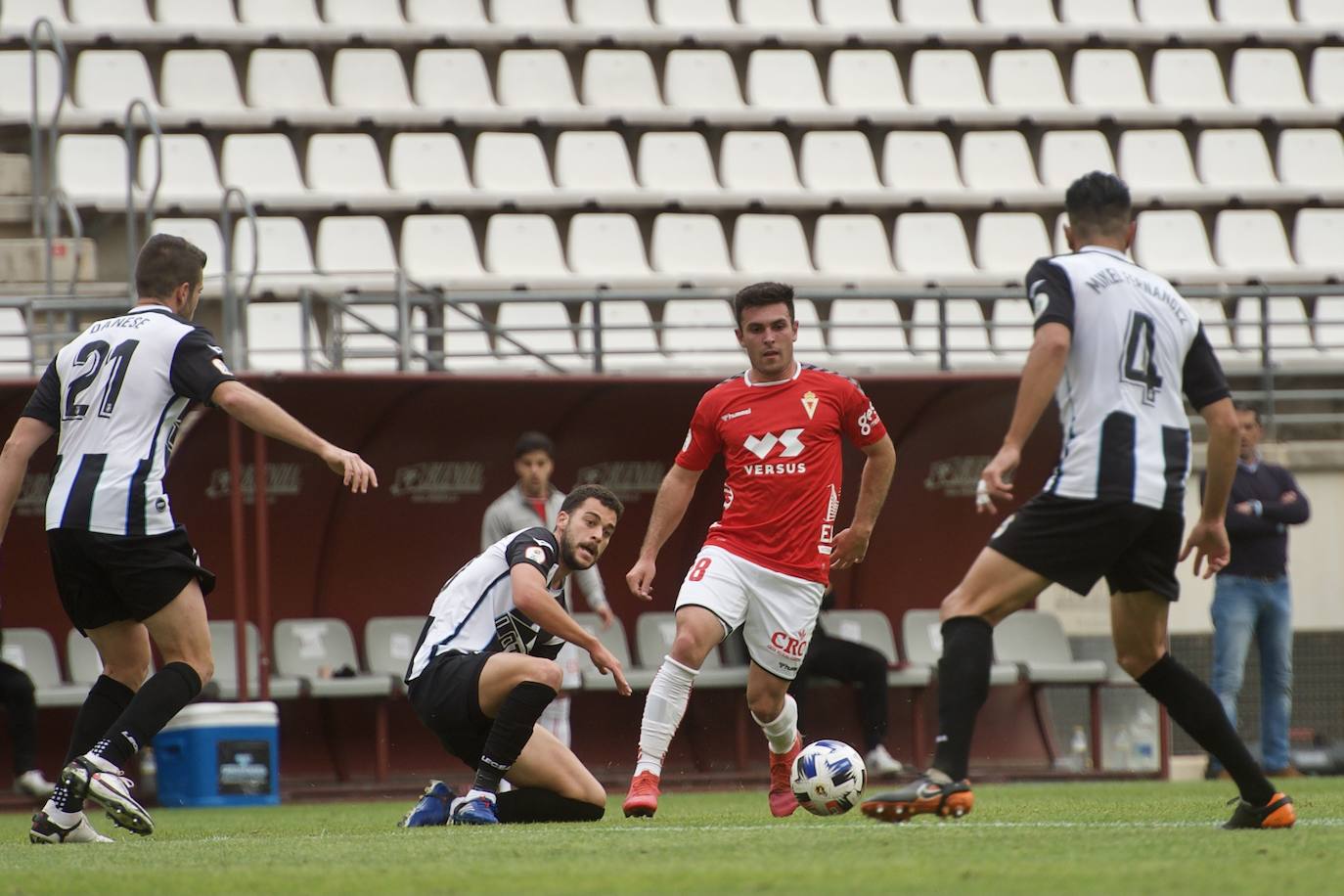 Fotos: El empate del Real Murcia ante el Linense, en imágenes