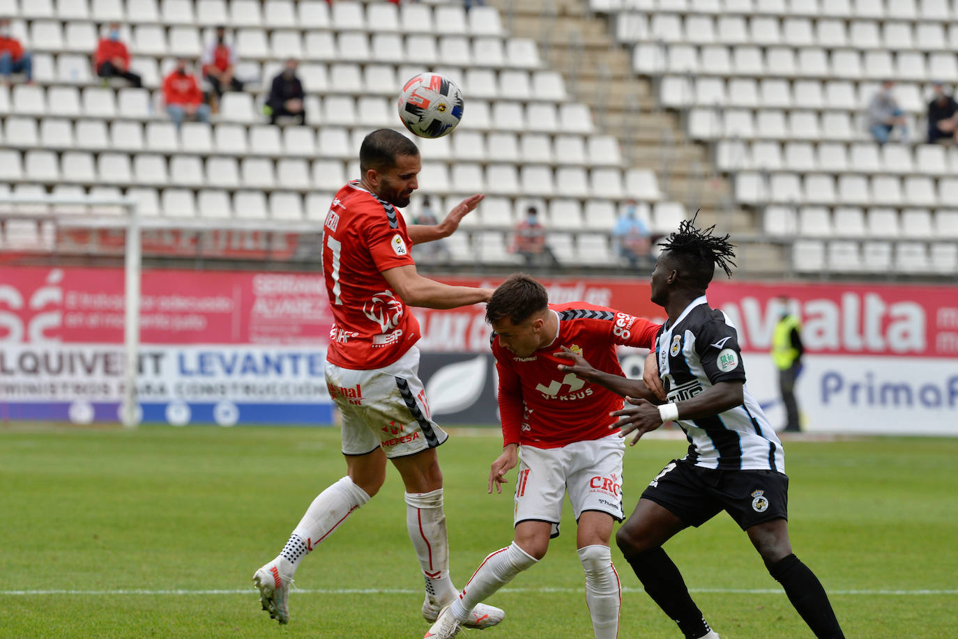 Fotos: El empate del Real Murcia ante el Linense, en imágenes