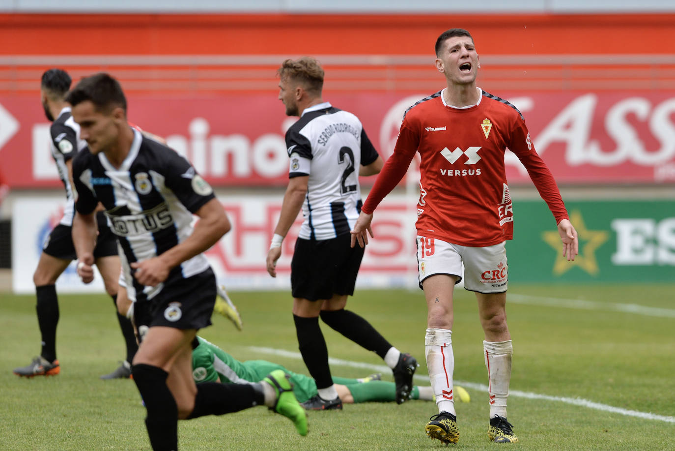 Fotos: El empate del Real Murcia ante el Linense, en imágenes