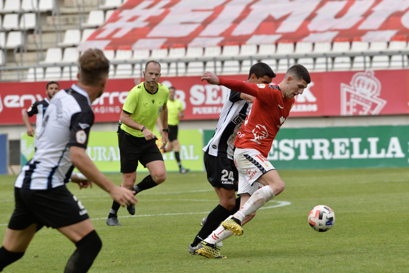 Fotos: El empate del Real Murcia ante el Linense, en imágenes