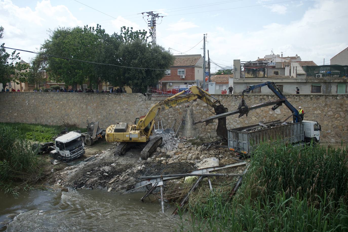 Fotos: Obras para sacar la hormigonera del río Segura