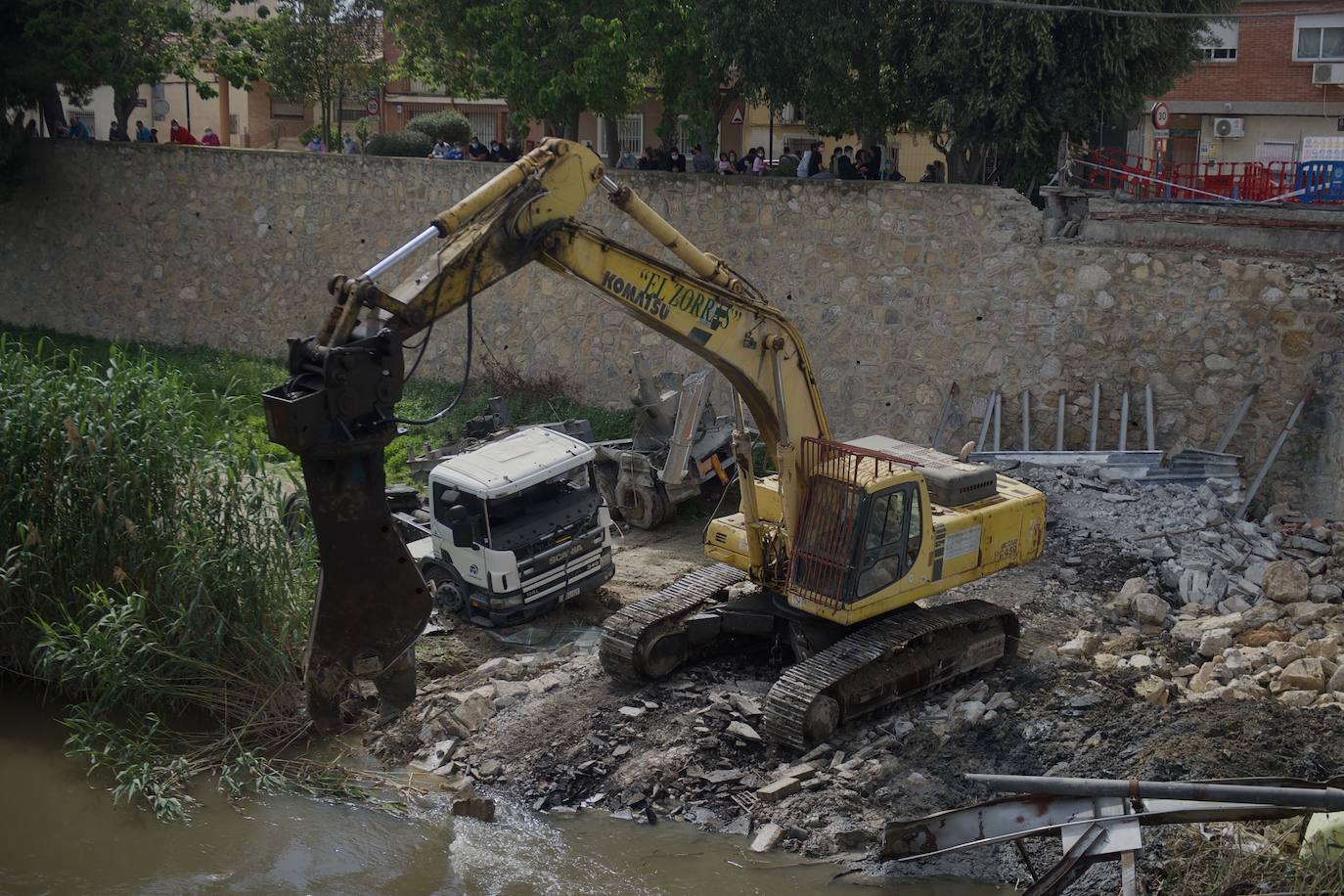 Fotos: Obras para sacar la hormigonera del río Segura