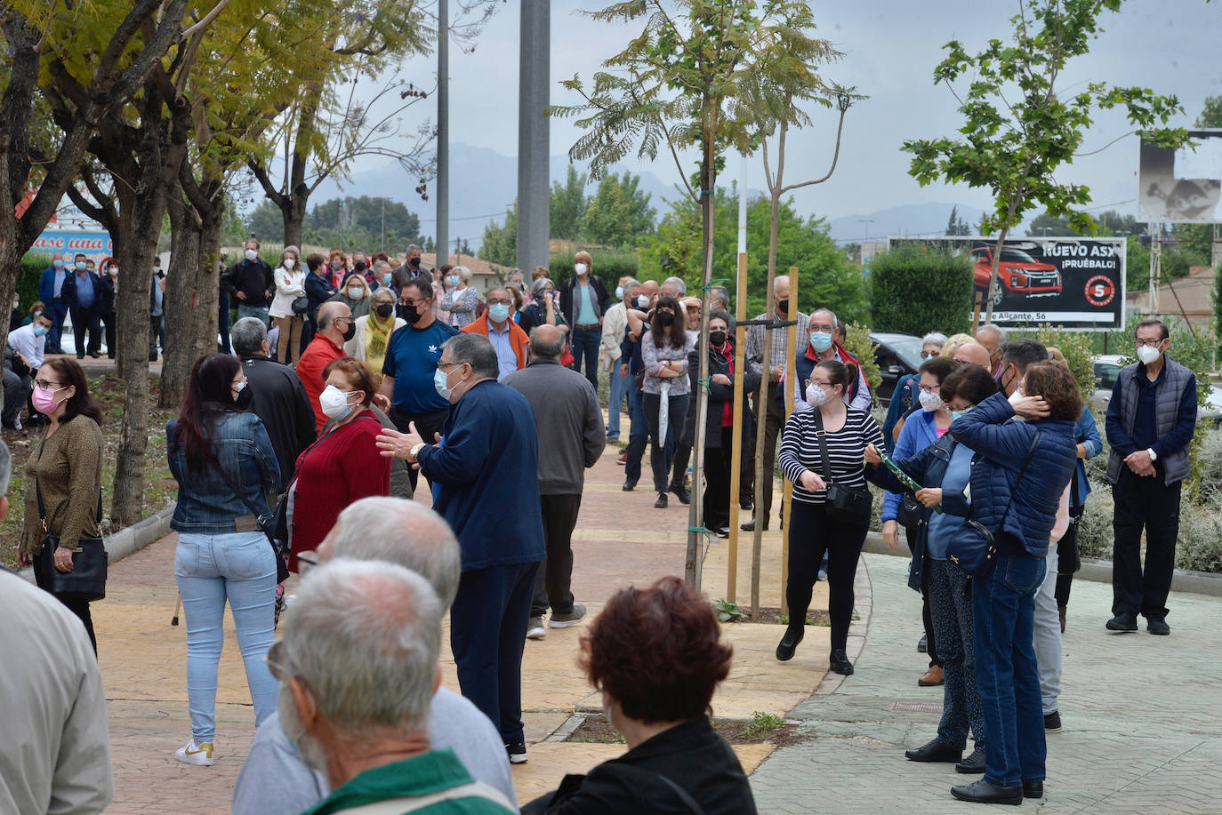 Fotos: Colas en el Palacio de los Deportes de Murcia tras un fallo logístico en el proceso de vacunación