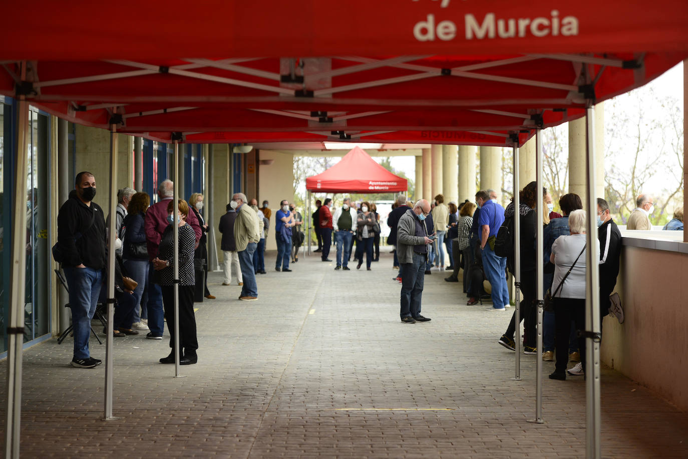 Fotos: Vacunación en Murcia a la población de 65 a 69 años