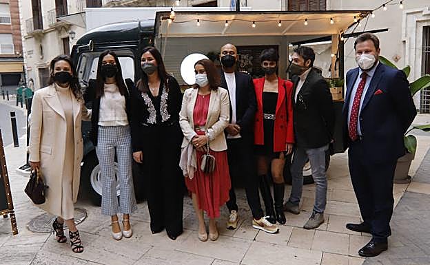 Galería. Rocío Pérez, Rocío Méndez, Maribel Romero, Judith Viladot, Santiago Zannou, Stéphanie Magnin, Pablo Turégano y Yayo Delgado, ayer durante la presentación del corto. 