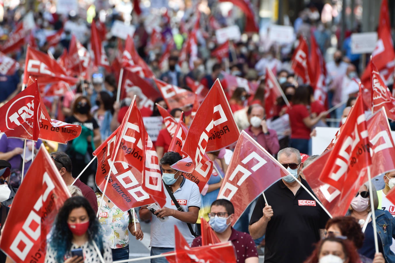 Fotos: Manifestación del Primero de Mayo en Murcia