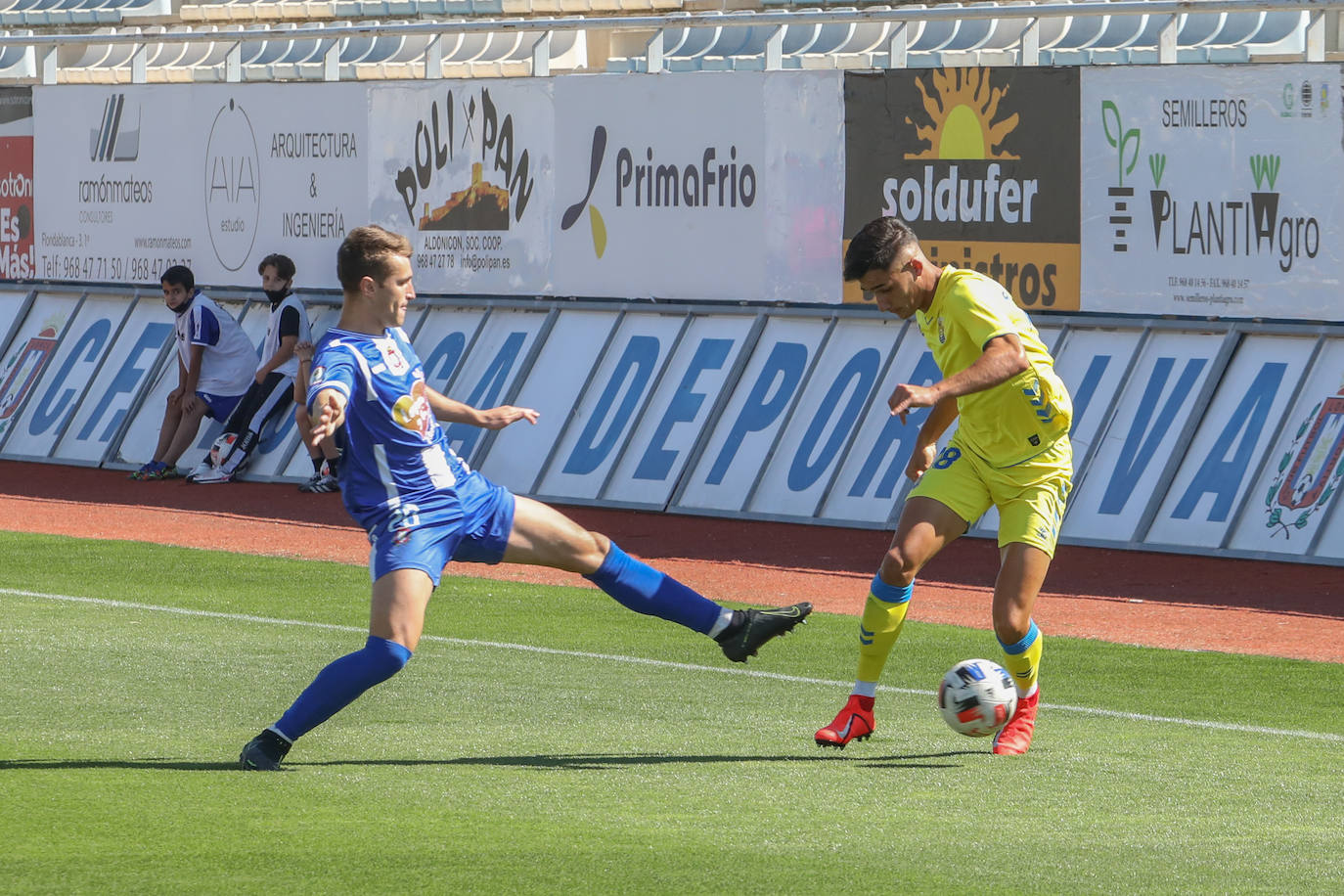 Fotos: Justo reparto de puntos para el Lorca en un partido de trámite