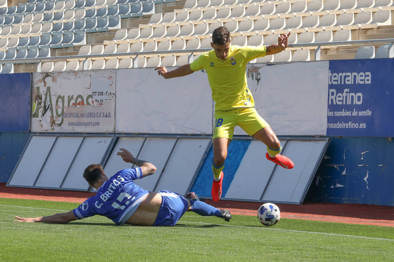 Fotos: Justo reparto de puntos para el Lorca en un partido de trámite