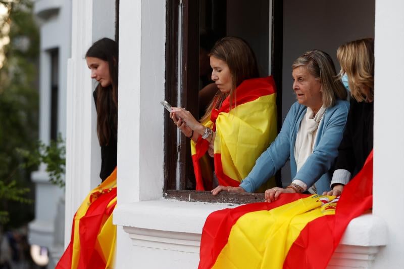 Tensa espera en la sede de Génova minutos antes de comenzar el recuento electoral.