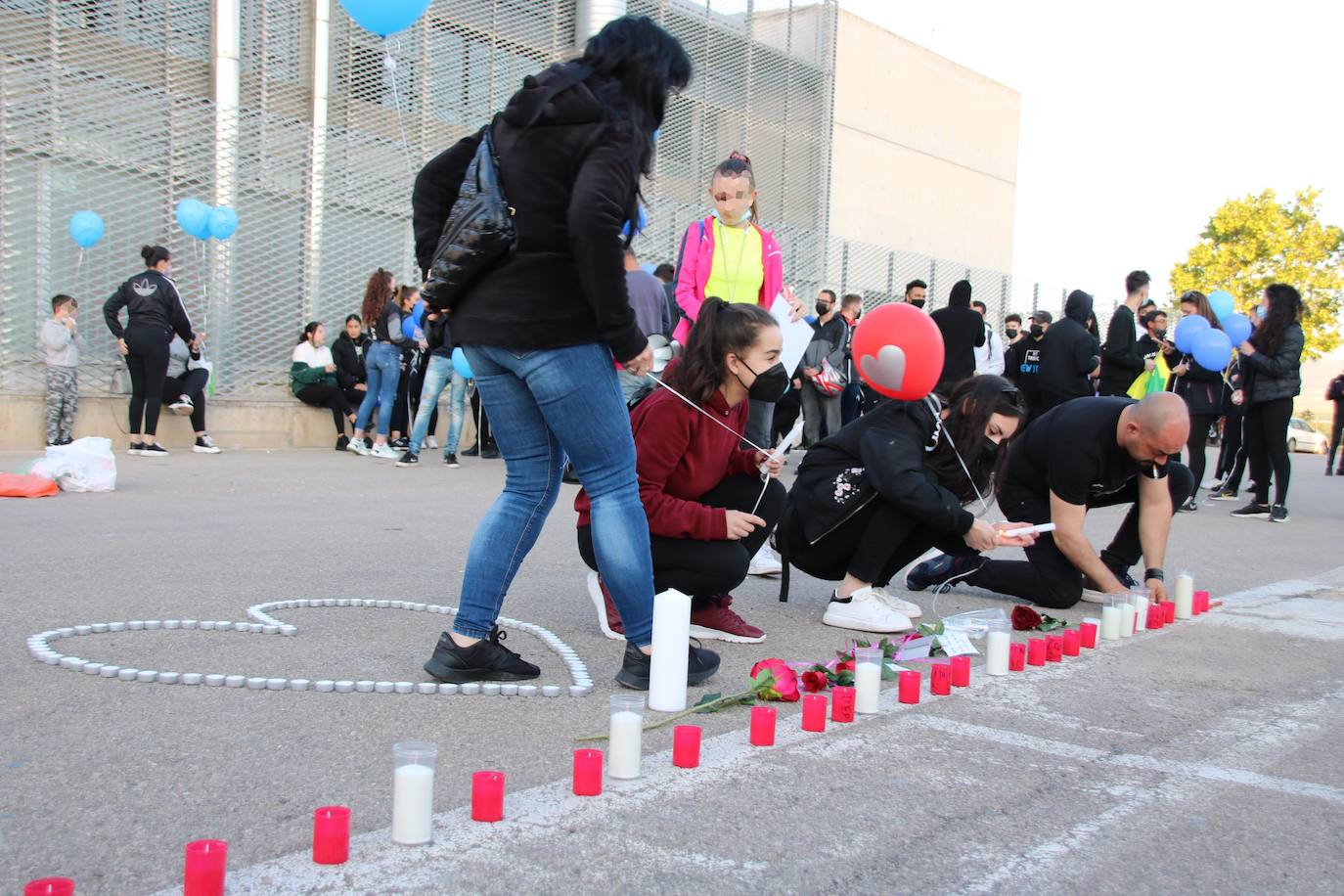 Fotos: Concentración en Jumilla de los amigos de Kevin para rendirle homenaje