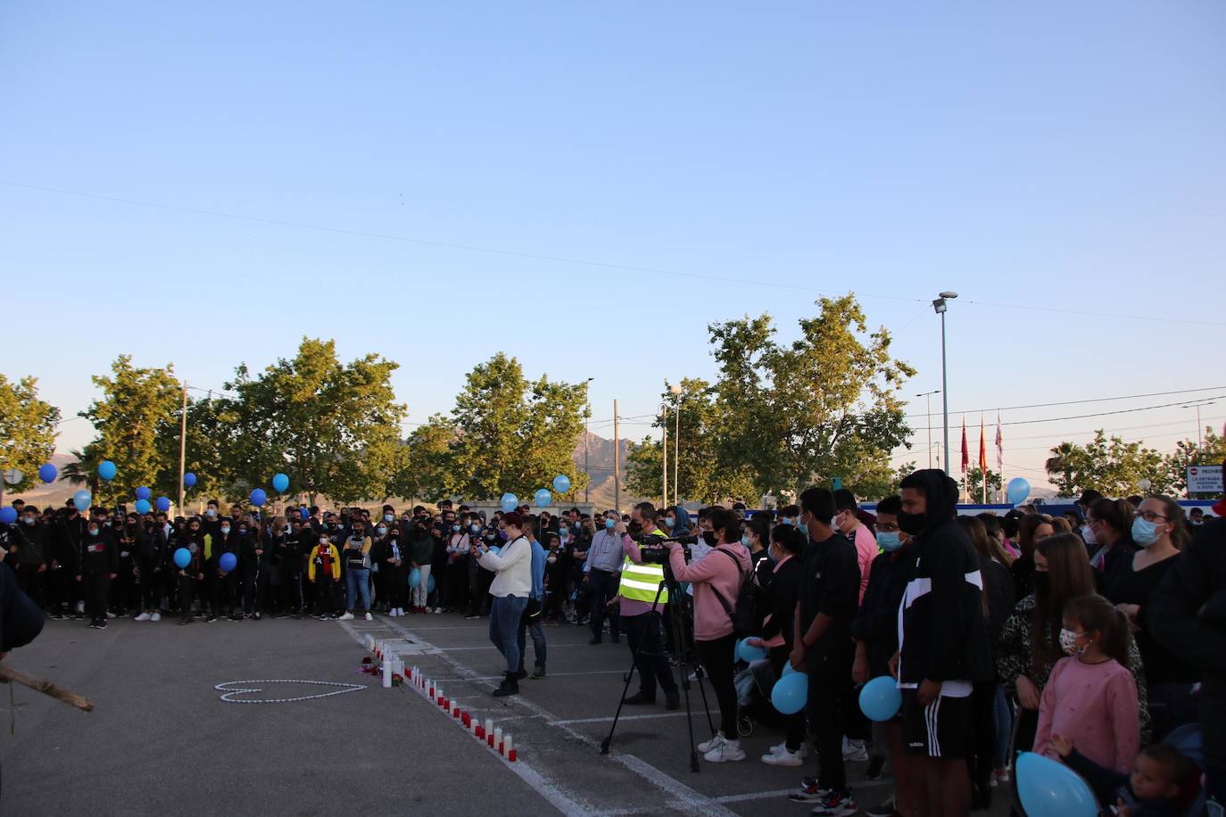 Fotos: Concentración en Jumilla de los amigos de Kevin para rendirle homenaje