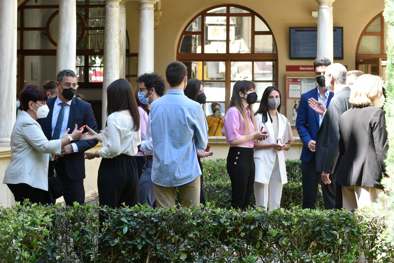 Fotos: La UMU reconoce a los titulados que quedaron entre los diez primeros en especialidades sanitarias