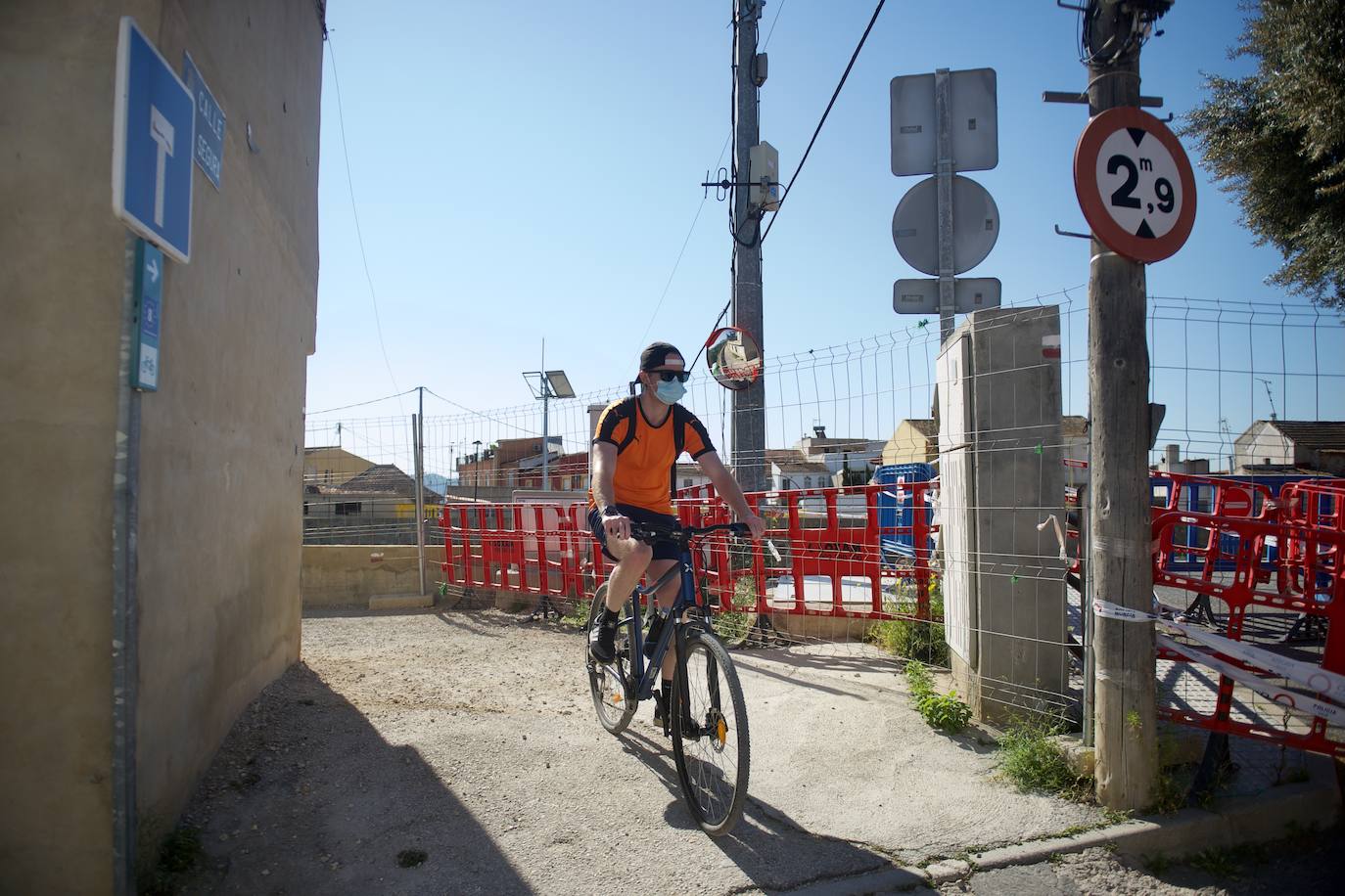 Fotos: Media hora de caminata para comprar la cena o las pastillas