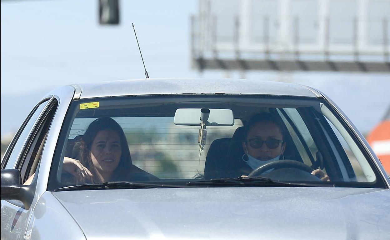 Ocupantes de un coche, en una imagen de archivo. 