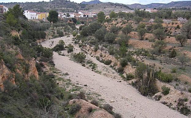 Rambla de Peñarrubia, cerca del río Segura. 