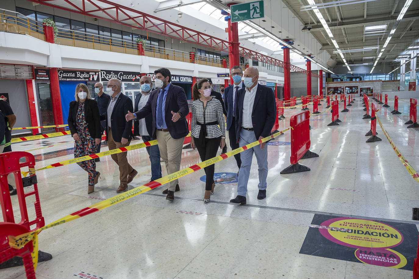 Visita al futuro punto de vacunación masiva en Cartagena, este miércoles.