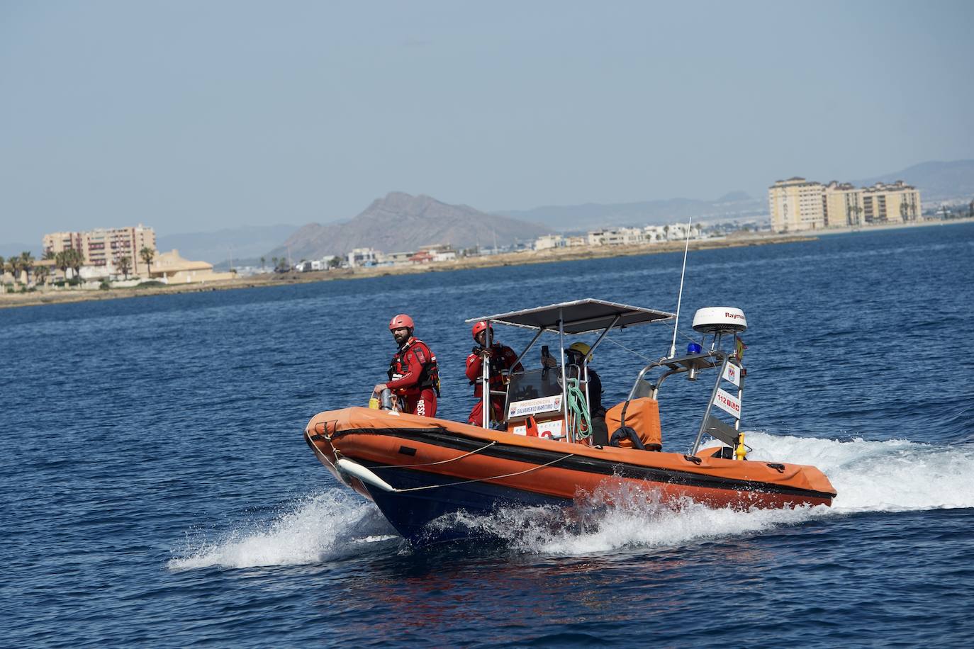 Fotos: Rescate por mar y aire en Isla Grosa