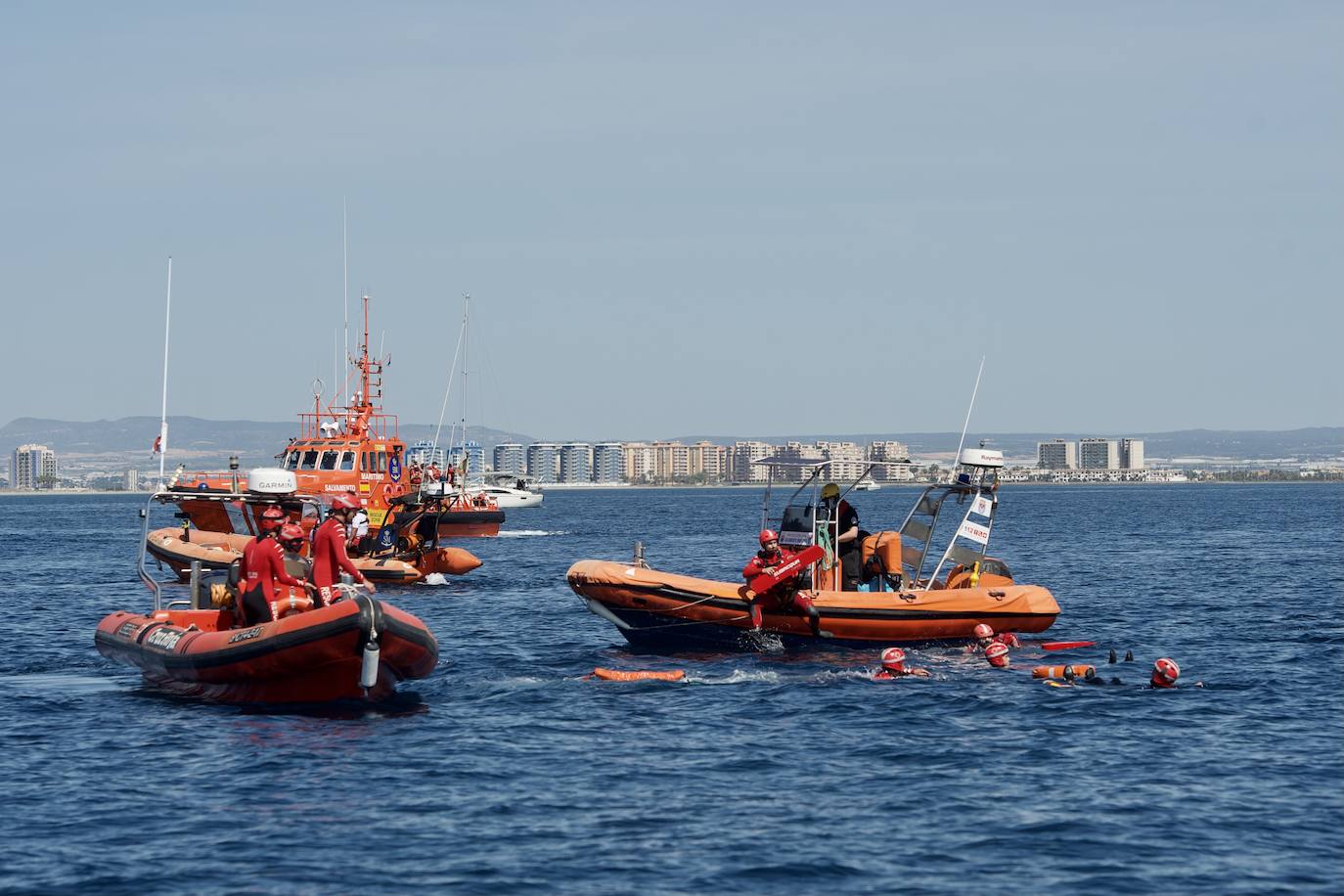 Fotos: Rescate por mar y aire en Isla Grosa