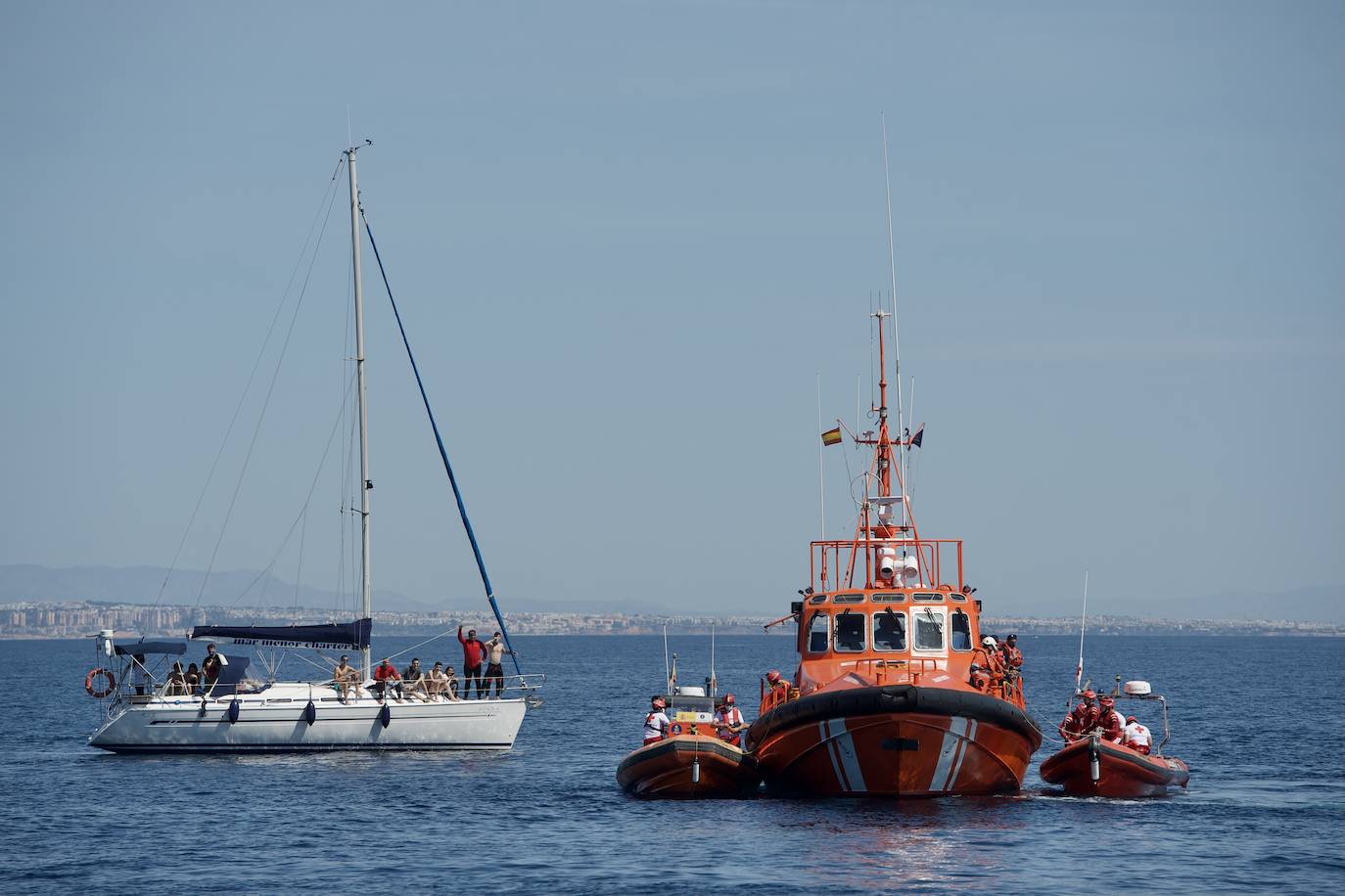 Fotos: Rescate por mar y aire en Isla Grosa