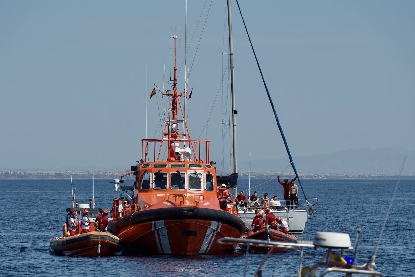 Fotos: Rescate por mar y aire en Isla Grosa