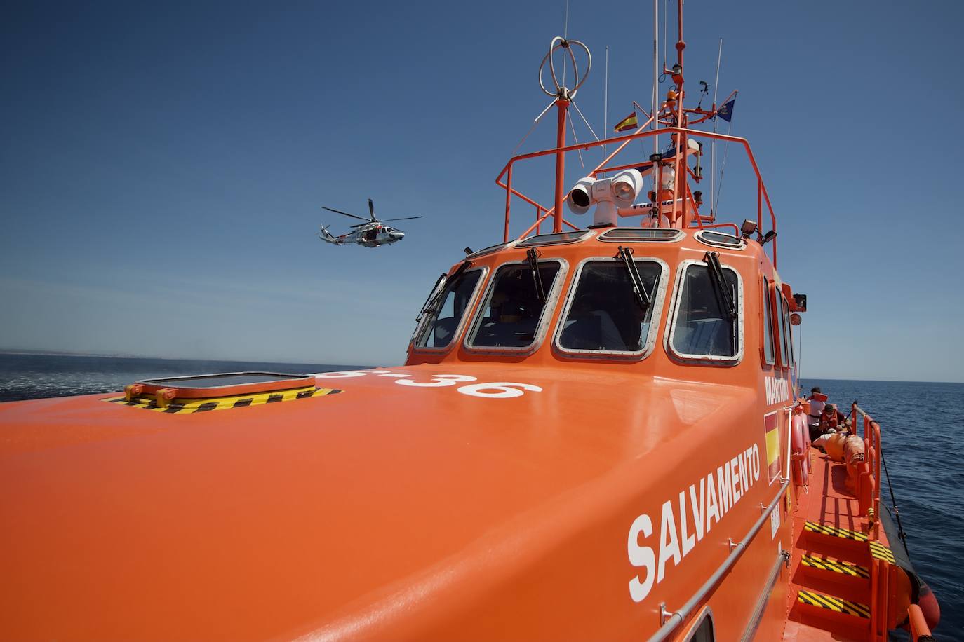 Fotos: Rescate por mar y aire en Isla Grosa