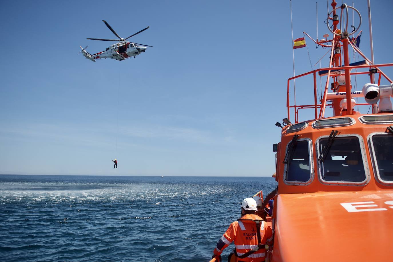 Fotos: Rescate por mar y aire en Isla Grosa